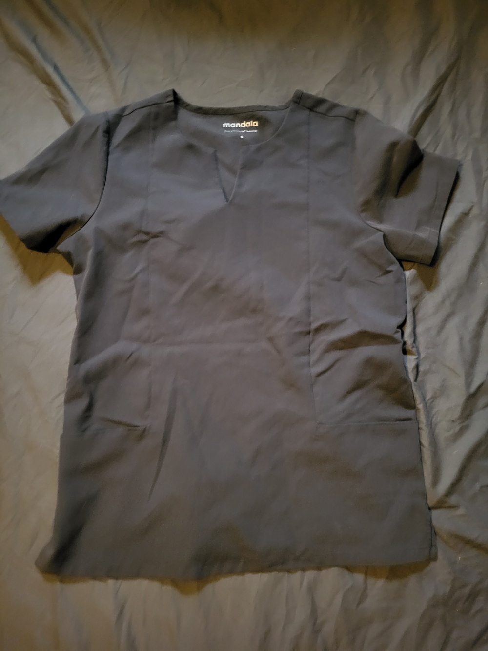 Mandala Women's Short Sleeve Scrub Top - Black/Grey Medium